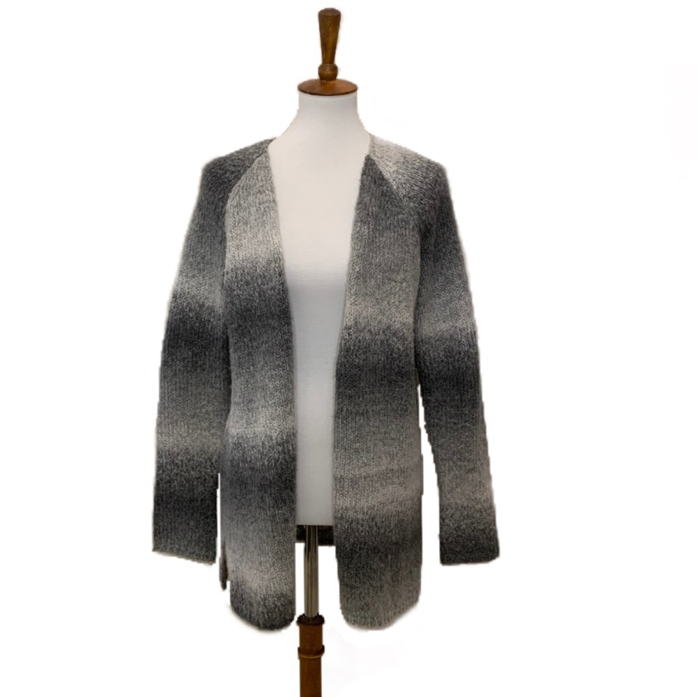 GAP gray cream long open cardigan sweater medium